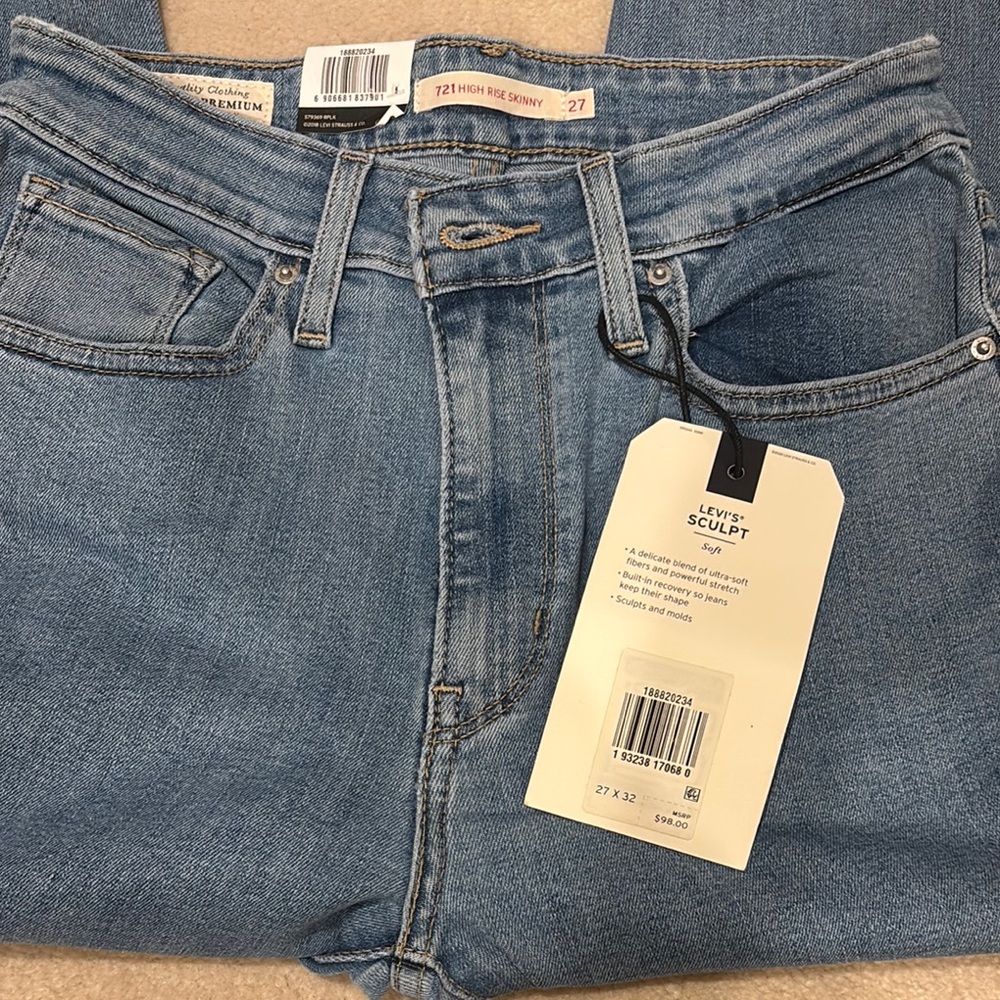 Levi's High Rise Skinny Jeans in Blue